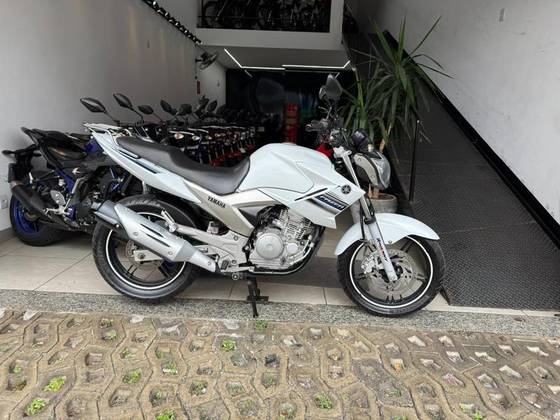 YAMAHA YS 250 FAZER YAMAHA YS 250 FAZER